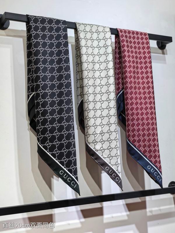 Gucci slik scarf 90X90cm E031324